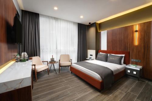Second Suit Hotel Room Type - Deluxe Double Room