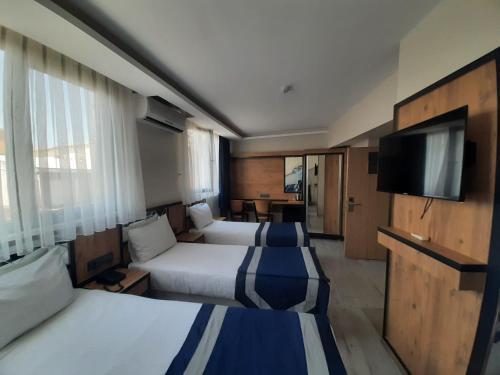 Vizyon Hotel - Old City Room Type - Deluxe Quadruple Room Vizyon Hotel - Old City Room Type - Deluxe Quadruple Room