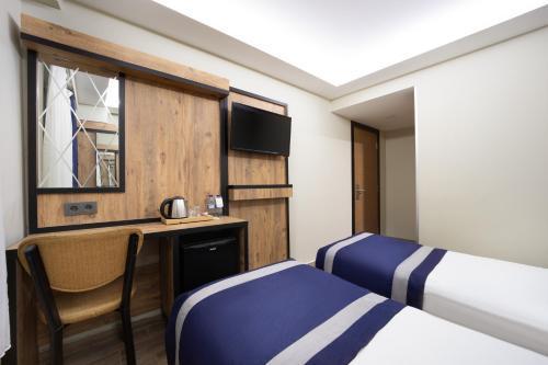 Vizyon Hotel - Old City Room Type - Budget Double Room - Basement Floor Vizyon Hotel - Old City Room Type - Budget Double Room - Basement Floor