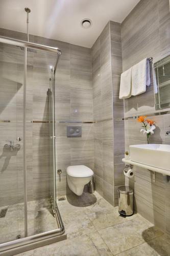 Gh Suites Taxim Hotel Room Type - Quadruple Room Gh Suites Taxim Hotel Room Type - Quadruple Room