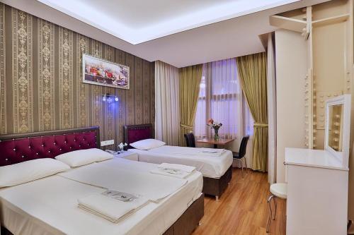 Gh Suites Taxim Hotel Room Type - Budget Triple Room