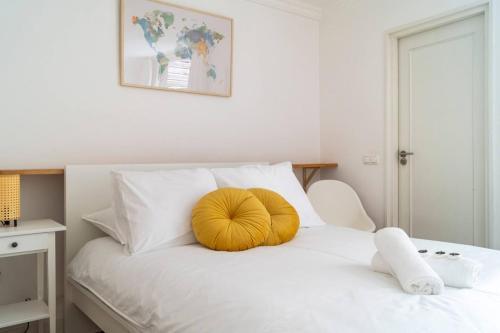 Riverbridge Suite - Historic Center Canal District - Tap to explore photos