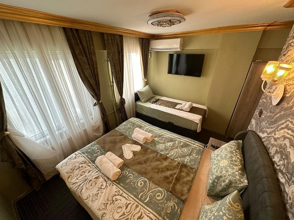 Gur Royal Suit Aparts Room Type - Family Room