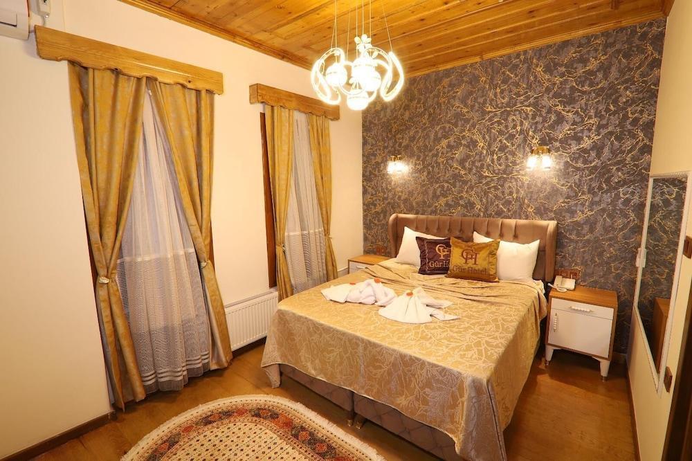 Gur Royal Suit Aparts Room Type - Standard Double Room