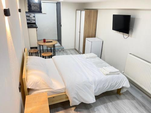 La Perato Room Type - Economy Double Room - Basement