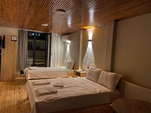 La Perato Room Type - Deluxe Triple Room