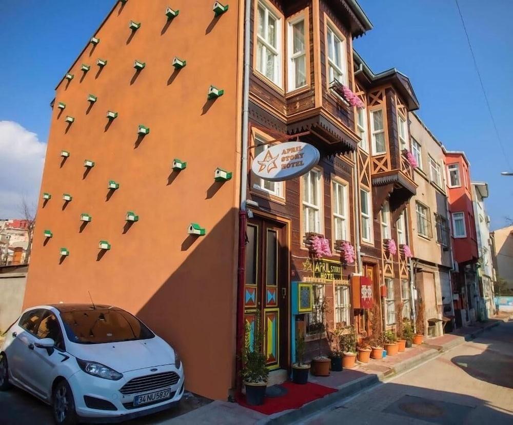 April Story Apart Hotel