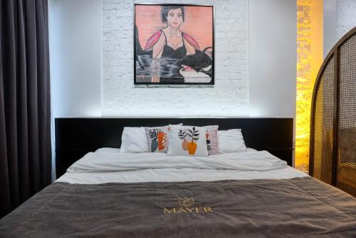 Mayer Loft Suites - Tap to explore photos