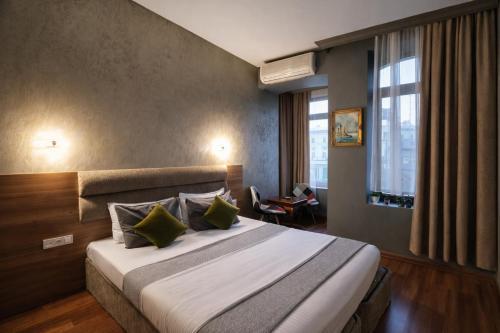 Mayata Gallery Room Type - Standard Double Room