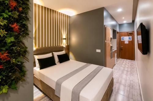 Mayata Gallery Room Type - Economy Double Room