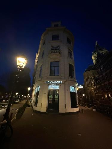 Voyagers Amsterdam - Tap to explore photos
