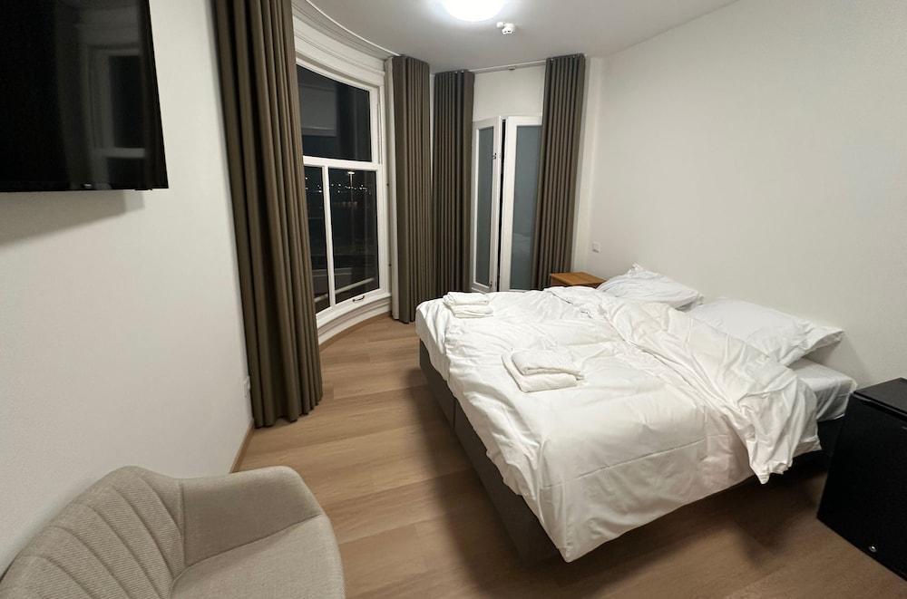 Voyagers Hotel Amsterdam Room Type - Deluxe Double Room, Balcony, Canal View