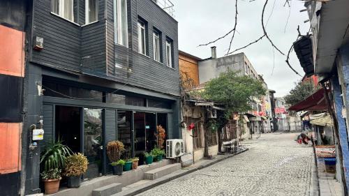 Herton Boutique Hotel - Tap to explore photos