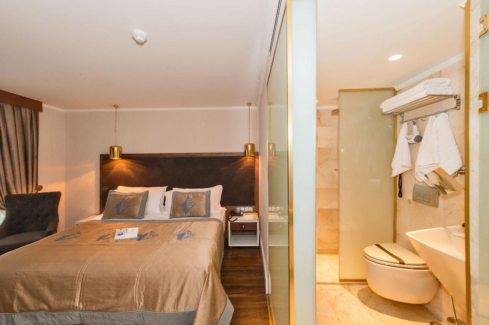 Darkmen Hotel Room Type - Standard Double Room