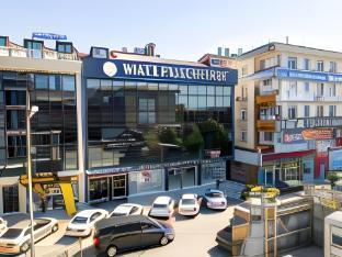 WP White Palace Hotel