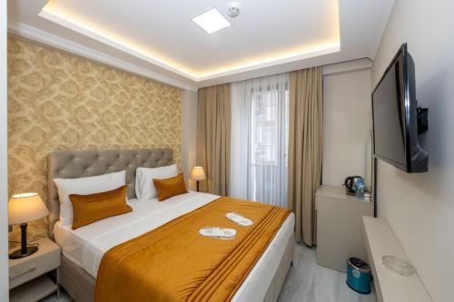 SKYSTAR DELUXE HOTEL Room Type - Standard Double Room