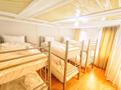 Taksim History Wooden Hostel Room Type - Bed in Male Dormitory Room