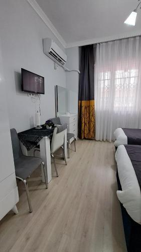 Golden Life GL Room Type - Deluxe Double or Twin Room