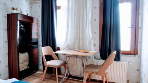 Stylish apartment - Tap to explore photos