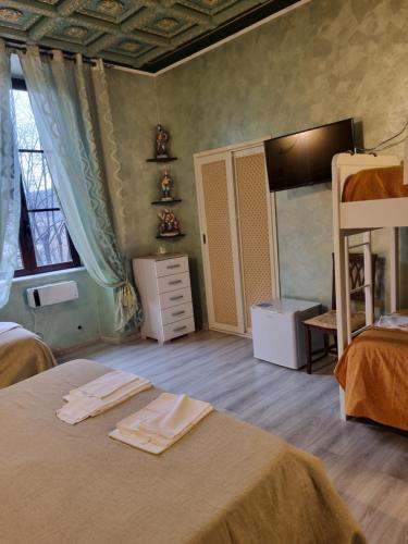Palazzo Moraschi Subiaco Room Type - Quadruple Room with Private Bathroom