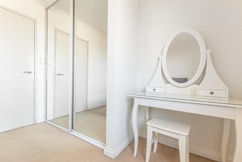 1BD Apt w City view in the Little Italy - Tap to explore photos