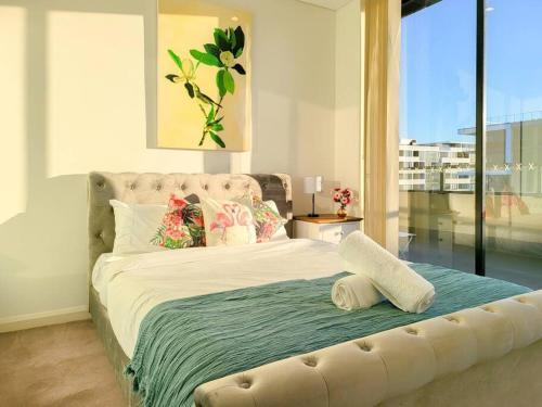 Spacious 3-Bed Penthouse with Perfect View
