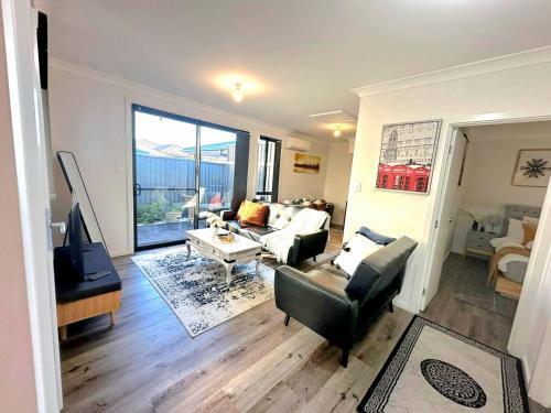 Modern 2BR Apartment, Peaceful and Private in Oran Park - Tap to explore photos