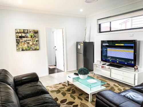 Revesby New Self Contained Granny Flat - Tap to explore photos