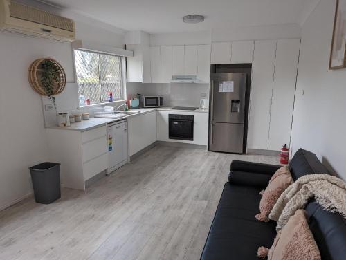 KozyGuru / Fairfield / 3 Bed House / Free Internet / Free Parking NFA011-House - Tap to explore photos