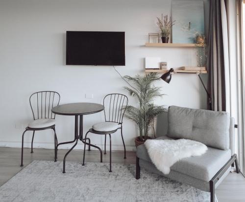 Cosy studio with a big view - Tap to explore photos