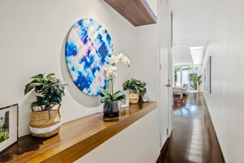St Kilda Style - Stunning 3 Bedroom House - Tap to explore photos