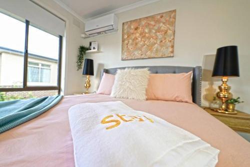 Maroondah 3BR Brick Entire Home Free Wi-Fi Parking - Tap to explore photos