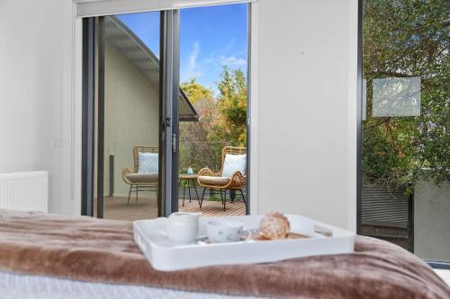 St Johns Wood Treehouse - Tap to explore photos