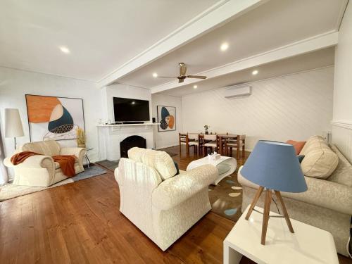 Capelink Beach House-Atop Prestigious Oliver's Hill - Tap to explore photos