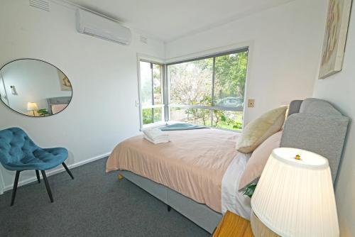 Doncaster Renovated 5BD/4BR Brick Home Parking WiFi - Tap to explore photos