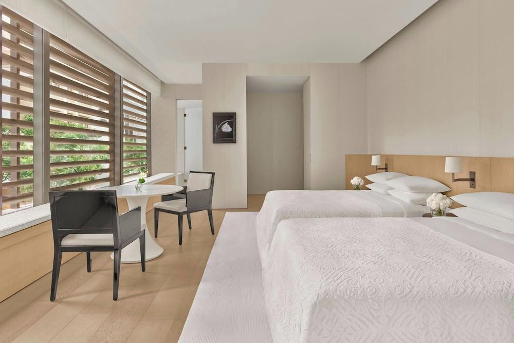 The Singapore EDITION Room Type - Deluxe Double, Larger Guest Room, 2 Doubles, City View
