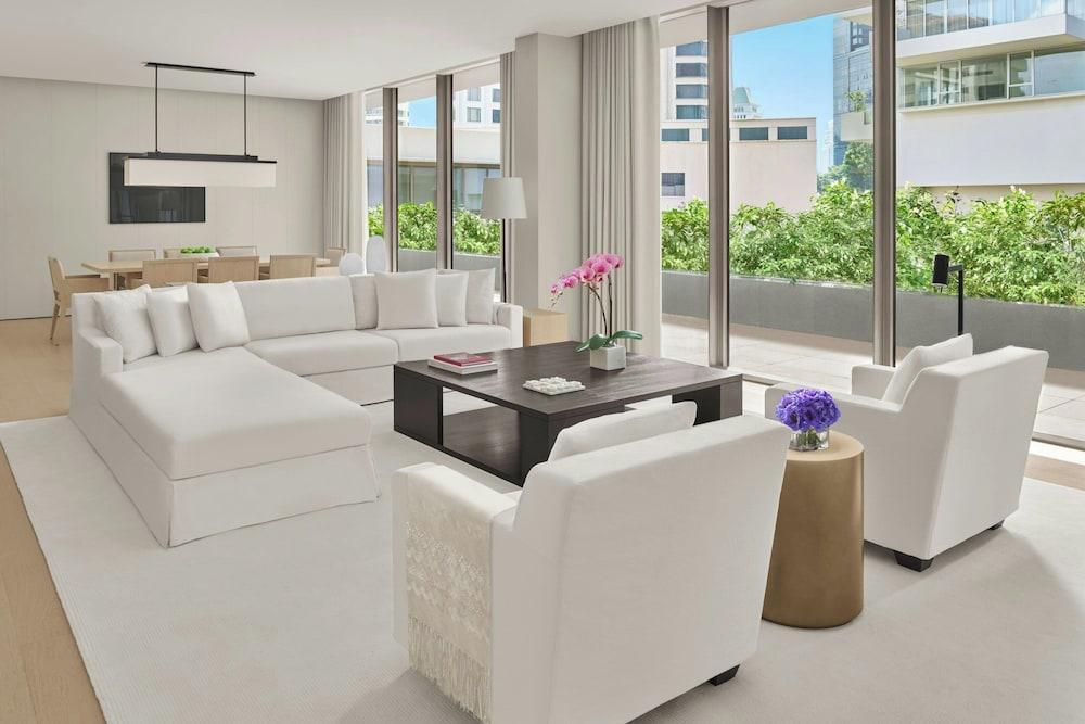 The Singapore EDITION Room Type - Premier Suite, 1 Bedroom Larger Suite, 1 King, Garden view, Top floor