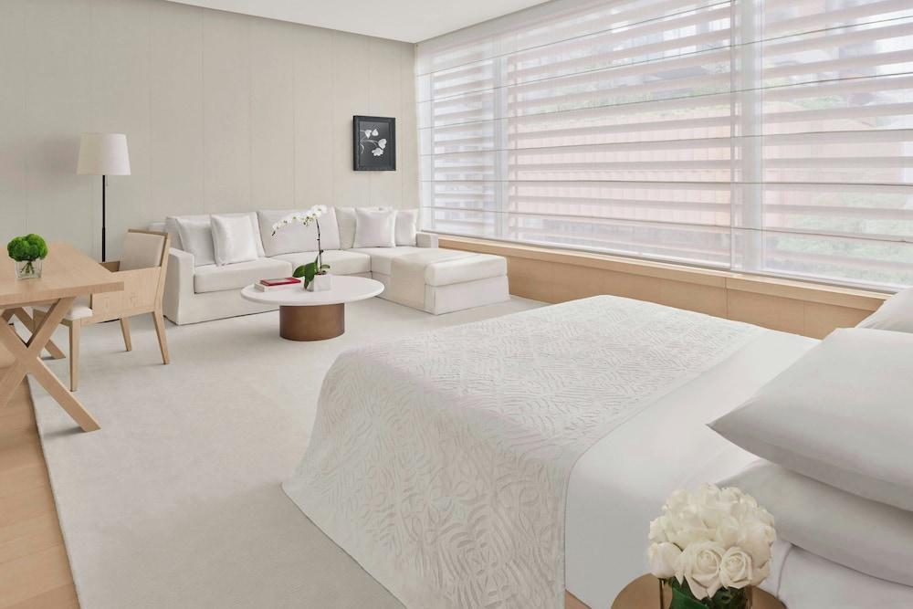 The Singapore EDITION Room Type - Deluxe King, Larger Guest Room, 1 King, City View