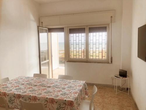 Seafront apartment 2 in Villa near Rome - Tap to explore photos
