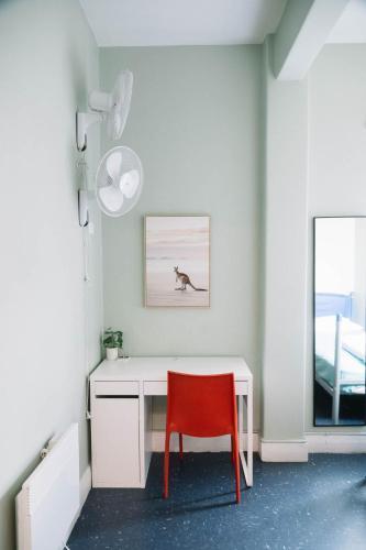 CarricHostel Room Type - Single Room with Shared Shower and Toilet