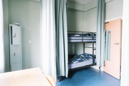 CarricHostel Room Type - Twin Room with Shared Bathroom