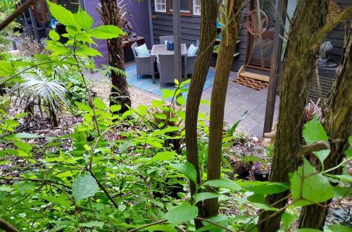 Ferny Hill Retreat, Emerald Victoria - Tap to explore photos
