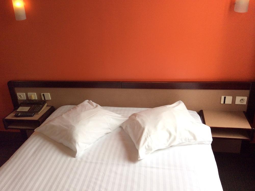 Hotel De La Place Room Type - Double Room