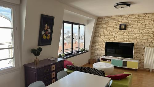 VERY CENTRAL DISNEYLAND apartment - Tap to explore photos