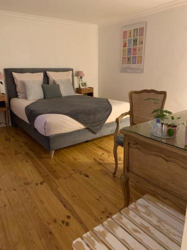 Le prieuré de Saint Thibault Room Type - Family Room with Private Bathroom Le prieuré de Saint Thibault Room Type - Family Room with Private Bathroom