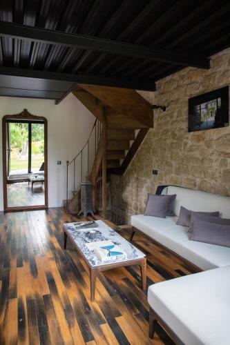 Villa Raspail Room Type - Apartment with Garden View Villa Raspail Room Type - Apartment with Garden View