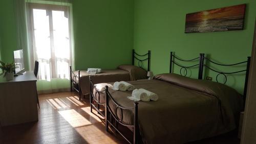 Pisicchio Rooms - Tap to explore photos