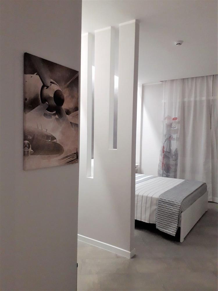 Interno 1 Ciampino Roma Luxury Apartment Room Type - Luxury Studio, 1 King Bed, Kitchenette, City View