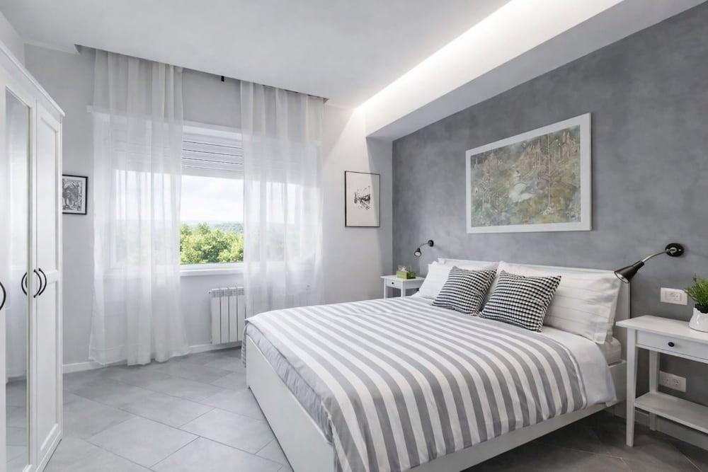 Interno 1 Ciampino Roma Luxury Apartment Room Type - Luxury Apartment, Multiple Beds, Kitchenette