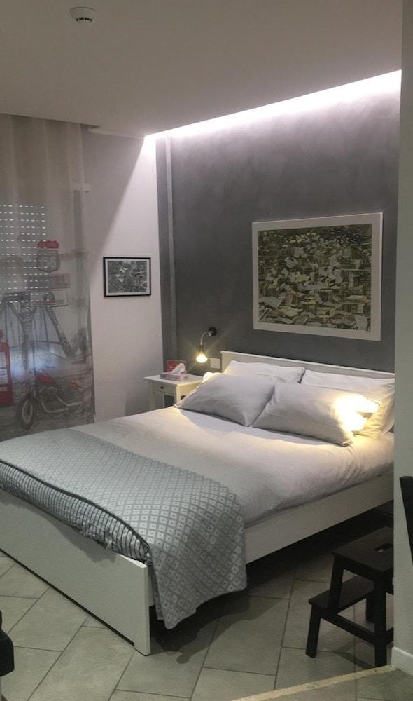 Interno 1 Ciampino Roma Luxury Apartment Room Type - Exclusive Double Room, Multiple Beds, Kitchenette Interno 1 Ciampino Roma Luxury Apartment Room Type - Exclusive Double Room, Multiple Beds, Kitchenette